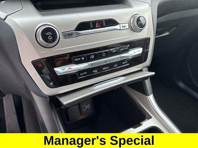 Ford Explorer XLT 2022