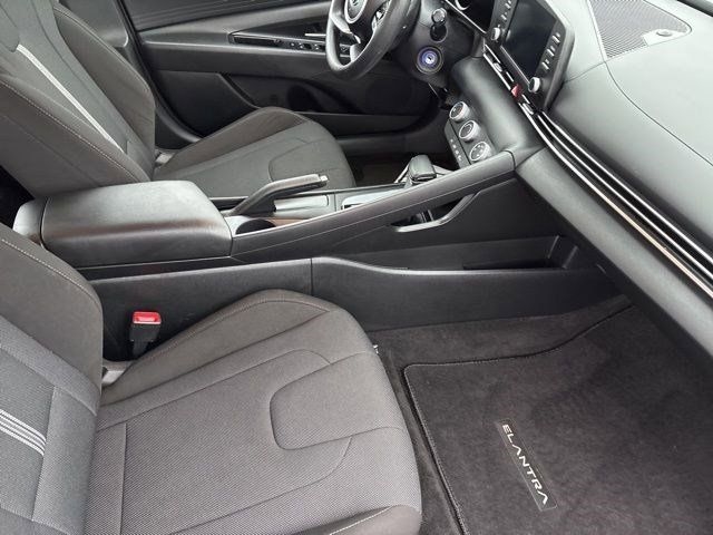 Hyundai Elantra SE 2023
