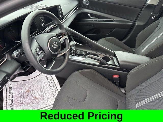 Hyundai Elantra SE 2023