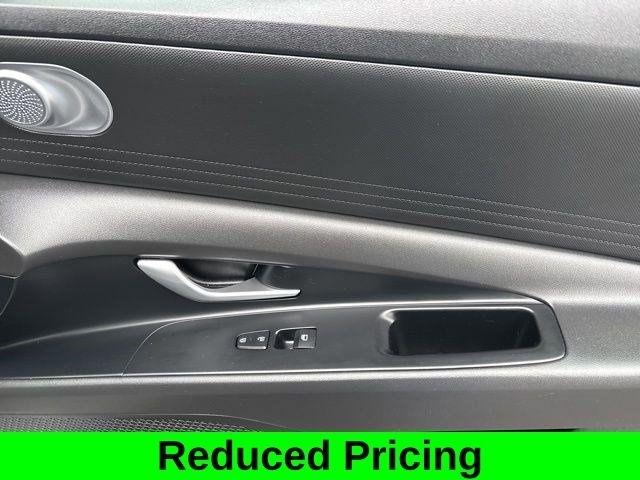 Hyundai Elantra SE 2023