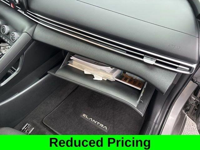 Hyundai Elantra SE 2023