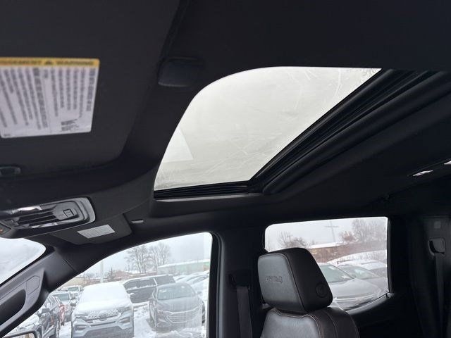 GMC Sierra 1500 AT4 Crew Cab 4WD 2020