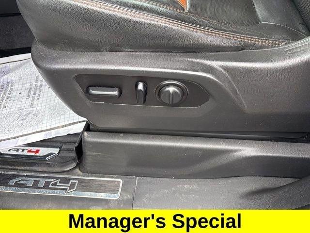 GMC Sierra 1500 AT4 Crew Cab 4WD 2020