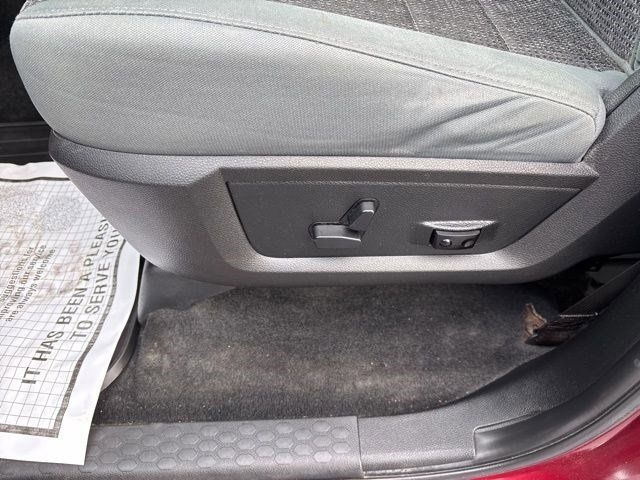 RAM 1500 SLT Crew Cab 4WD 2017