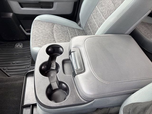 RAM 1500 SLT Crew Cab 4WD 2017