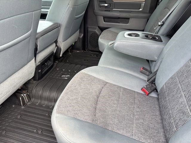 RAM 1500 SLT Crew Cab 4WD 2017