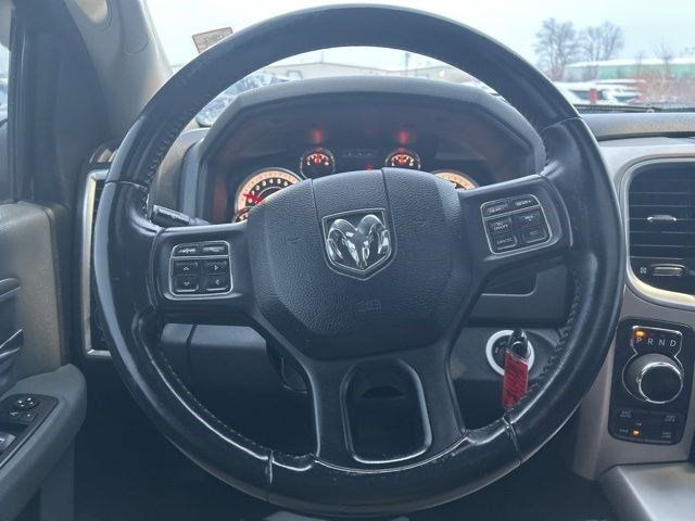 RAM 1500 Big Horn Crew Cab 4WD 2017