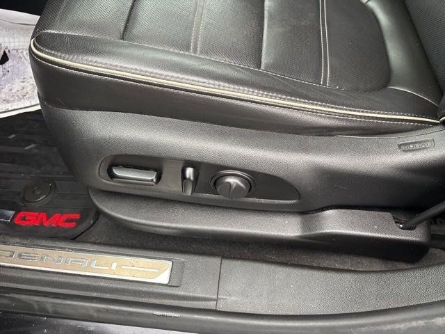 GMC Acadia Denali AWD 2020