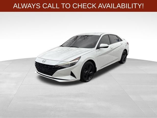 Hyundai Elantra  2022