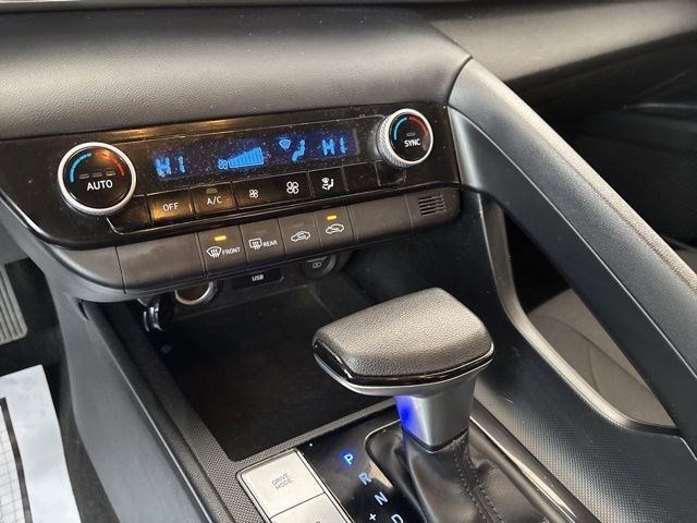 Hyundai Elantra  2022