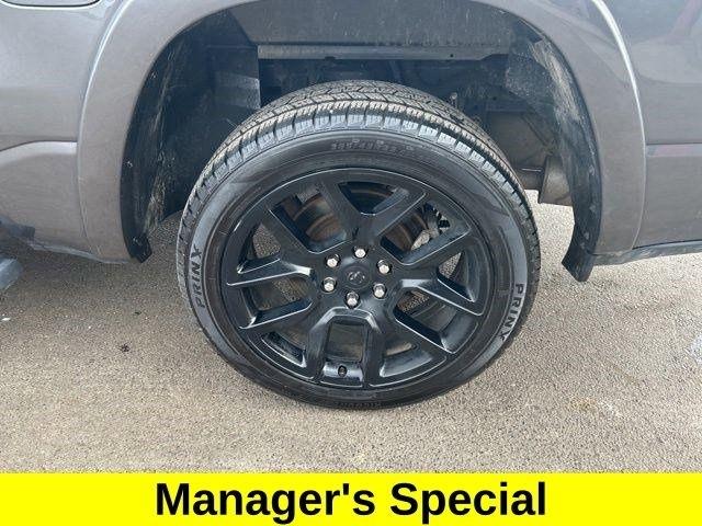 RAM 1500 Laramie Crew Cab 4WD 2021