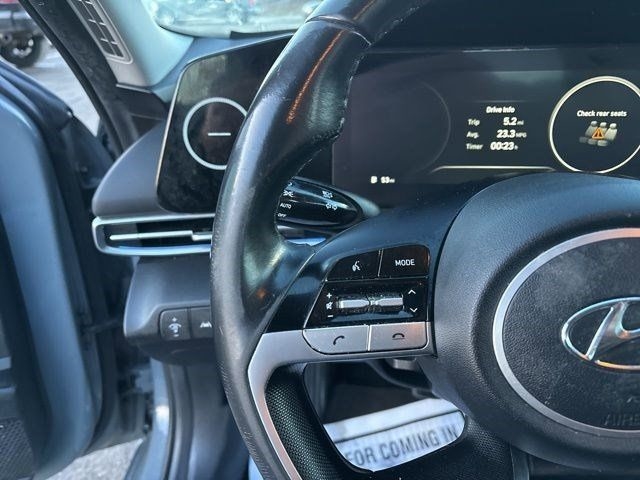 Hyundai Elantra Limited 2022