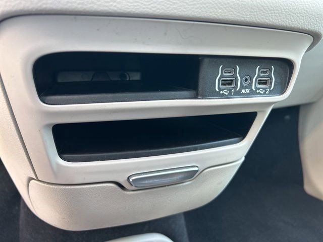 Chrysler Voyager  2023