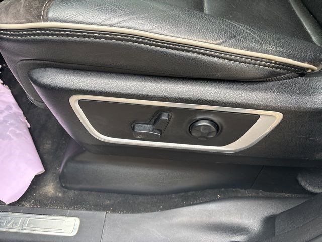 RAM 1500 Laramie Crew Cab 4WD 2021