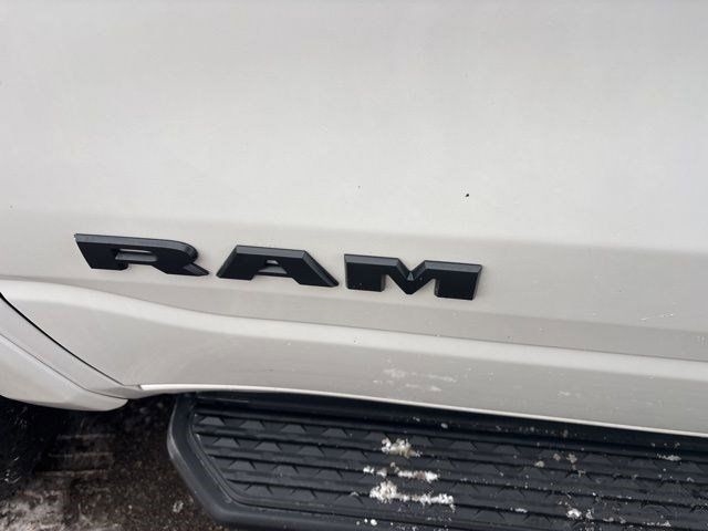 RAM 1500 Laramie Crew Cab 4WD 2021