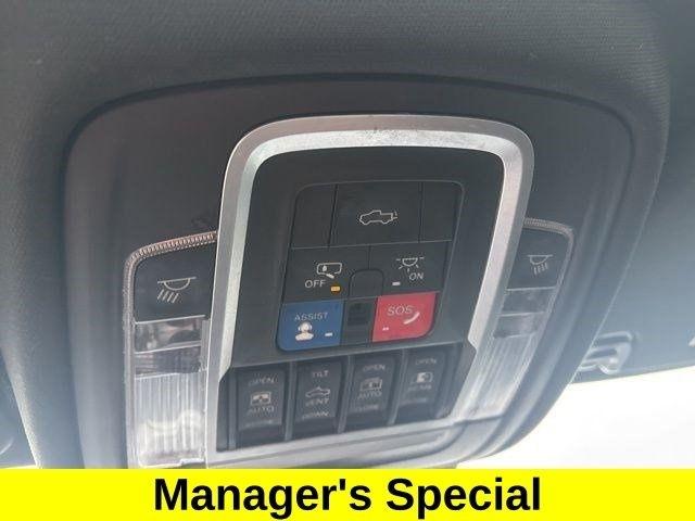 RAM 1500 Laramie Crew Cab 4WD 2021