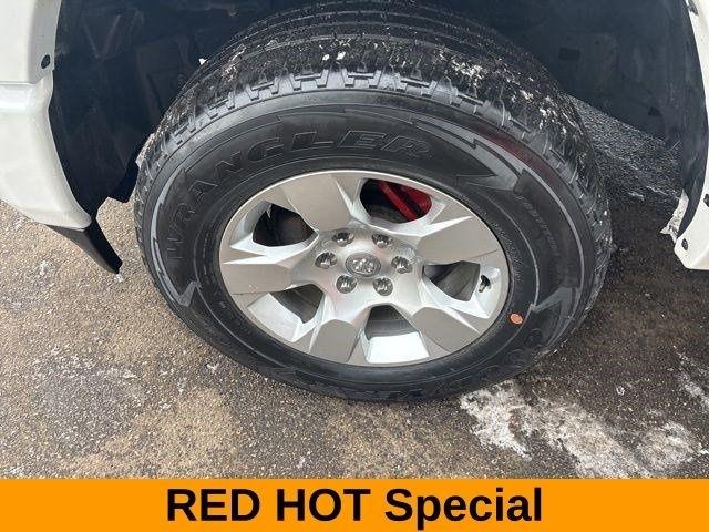 RAM 1500 Laramie Crew Cab 4WD 2021