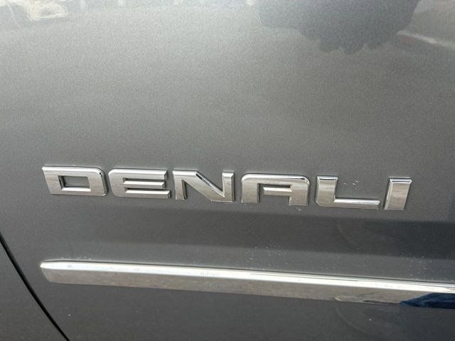 GMC Yukon Denali 4WD 2019