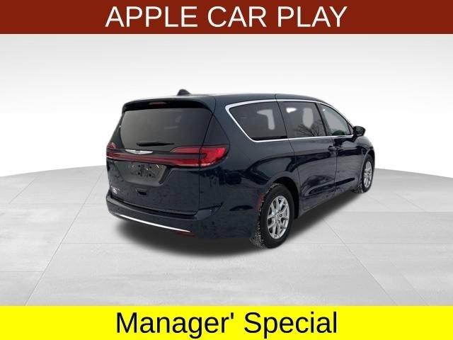 Chrysler Pacifica Touring 2024