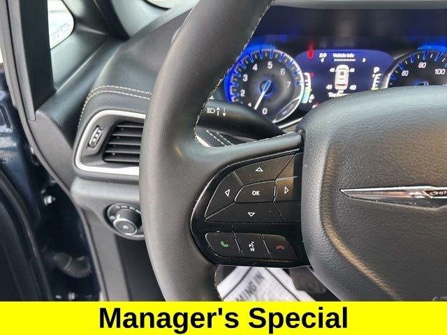 Chrysler Pacifica Touring 2024