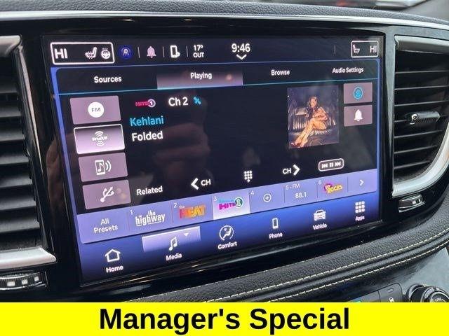 Chrysler Pacifica Touring 2024