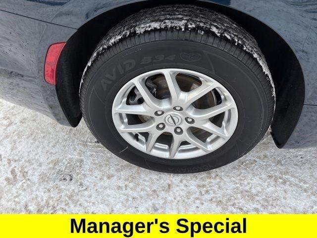 Chrysler Pacifica Touring 2024