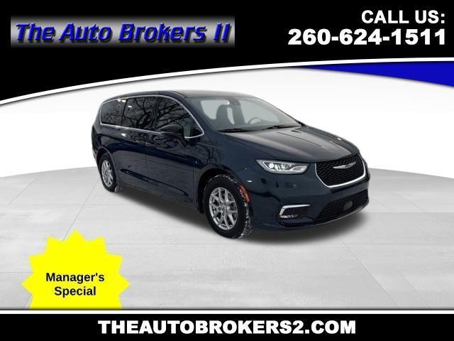 Chrysler Pacifica Touring 2024