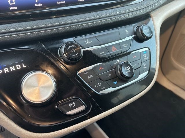 Chrysler Pacifica Hybrid Touring L 2022