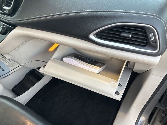 Chrysler Pacifica Hybrid Touring L 2022