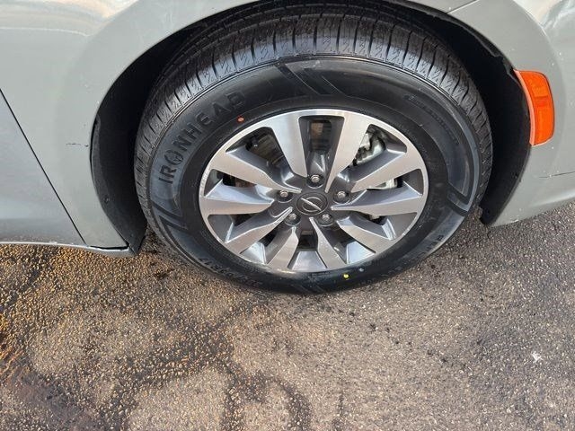 Chrysler Pacifica Hybrid Touring L 2022