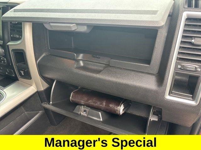 RAM 1500 SLT Crew Cab 4WD 2017