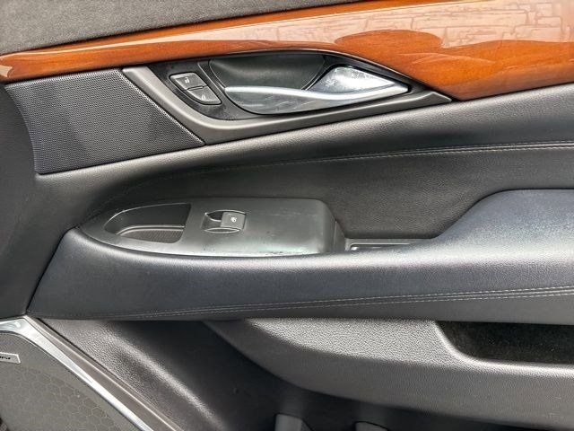 Cadillac Escalade Luxury 4WD 2017