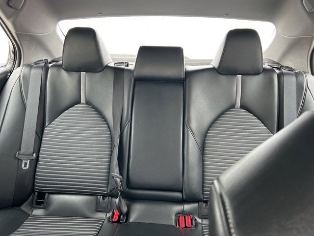 Toyota Camry SE 2022