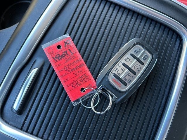 Chrysler Pacifica Touring L 2023