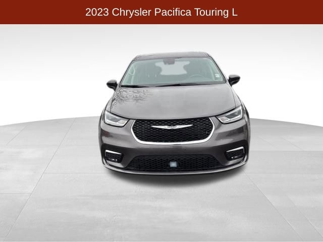 Chrysler Pacifica Touring L 2023