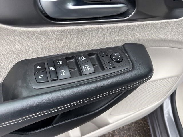 Chrysler Pacifica Touring L 2023