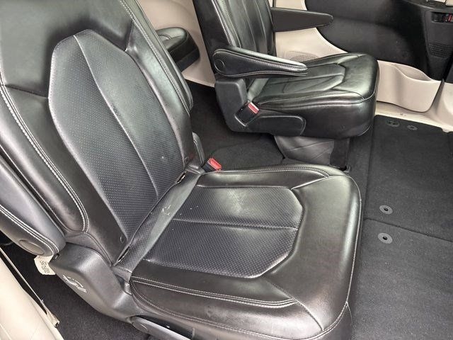 Chrysler Pacifica Touring L 2023