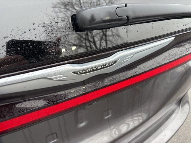 Chrysler Pacifica Touring L 2023