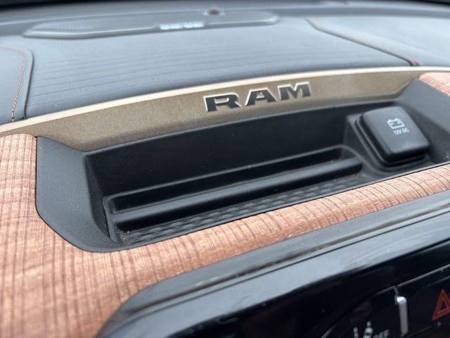 RAM 1500 Laramie Longhorn Crew Cab 4WD 2021