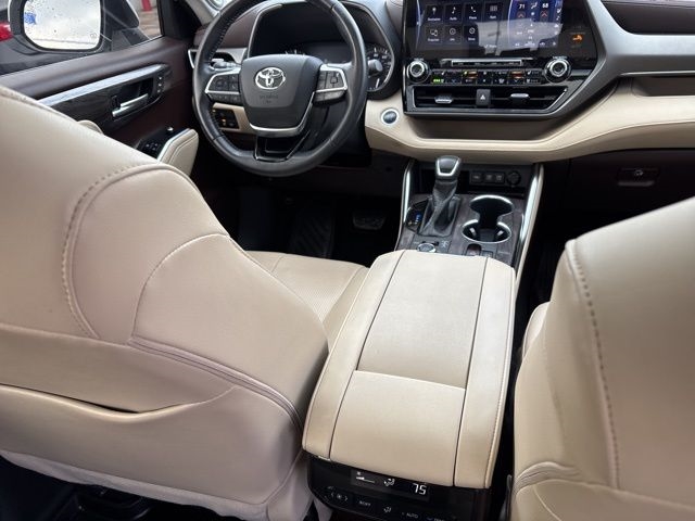 Toyota Highlander  2020