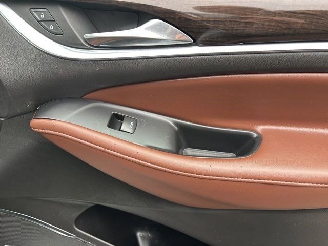 Buick Enclave Avenir AWD 2021