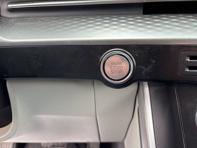 Kia Carnival LX 2024