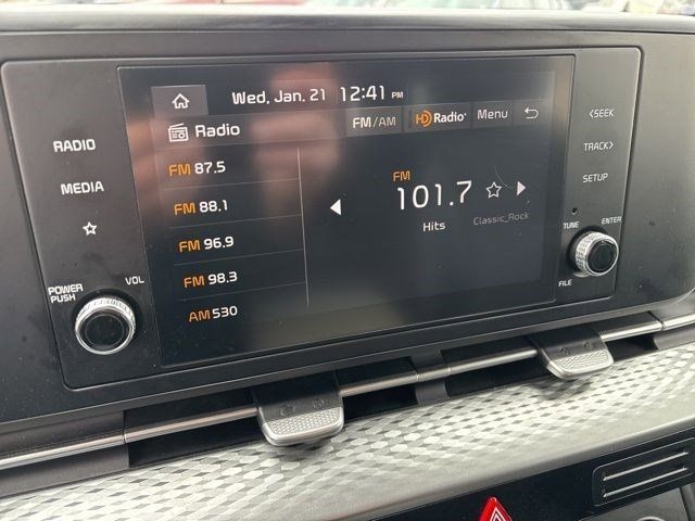 Kia Carnival LX 2024