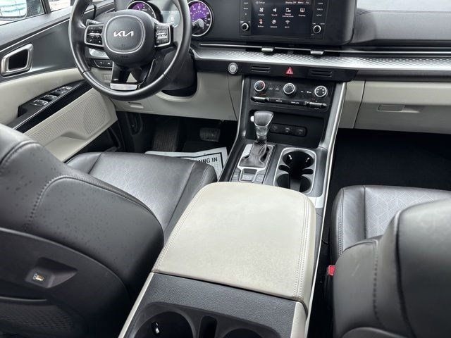 Kia Carnival LX 2024