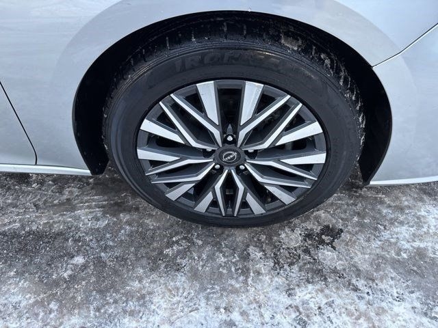 Nissan Altima 2.5 SV 2024