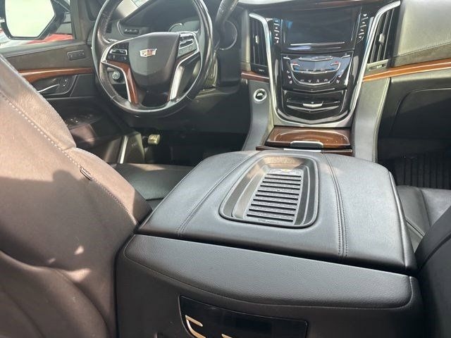 Cadillac Escalade ESV Luxury 4WD 2019