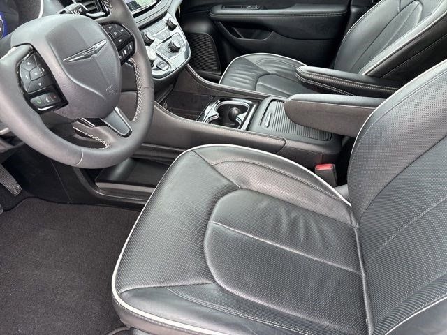 Chrysler Pacifica Limited 2025