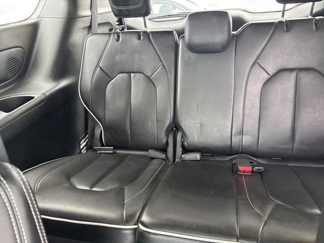 Chrysler Pacifica Limited 2025