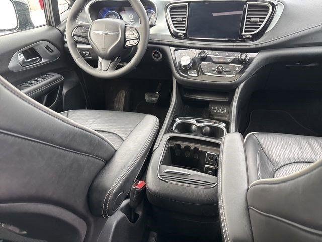 Chrysler Pacifica Limited 2025