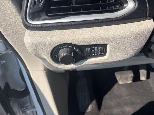 Chrysler Voyager LX 2023